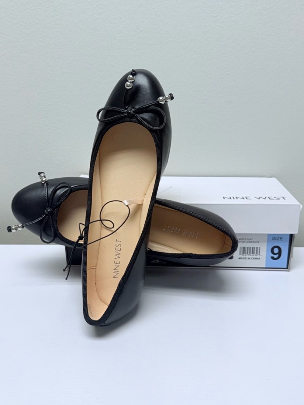 Nine West Women's Black Ballet Flats with Bow and Bead Detail, Size 9, NEW - Picture 2 of 5